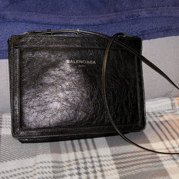 Balenciaga side bag 🖤 MAKE ANY OFFER - Picture 3 of 12